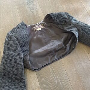 Dana Deatherage black cropped jacket. Size M Ripple Textured